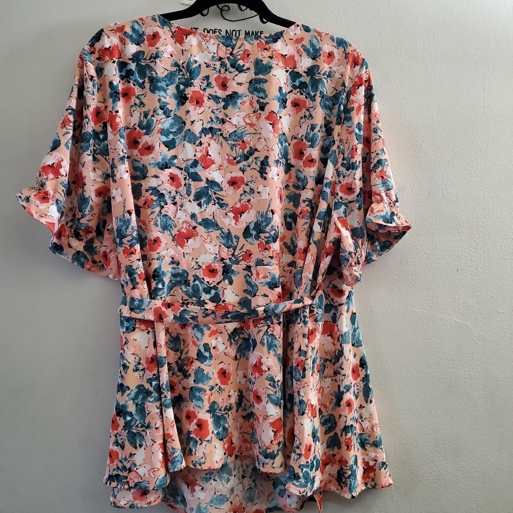 Plus Size 2X Wrap Blouse Short Sleeves V-Neck Light Summer Top - Picture 7 of 13